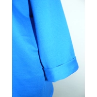 Bawełniana gruba BLUZA z wywijanym rękawem i haftem - chabrowa